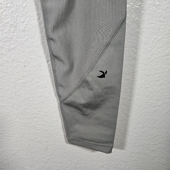 Glyder Tone Up Bra/Legging Set Size S - Picture 13 of 16